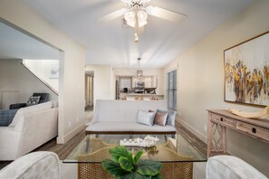 Una Smart TV, una oficina