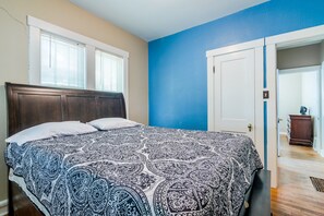 5 soverom, strykejern/-brett, wi-fi og sengetøy