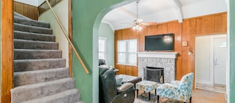 Walk To Aggieville from Brick Cottage with Man Cave, Shuffle Board, Back Yard