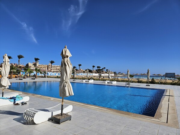 Outdoor pool - Pool View Studio with Wi-fi, Smart TV, 3 pools & beach access (Hurghada)