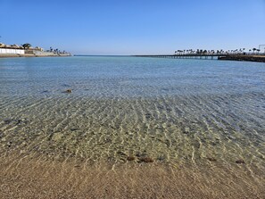 Sun loungers - Pool View Studio with Wi-fi, Smart TV, 3 pools & beach access (Hurghada)