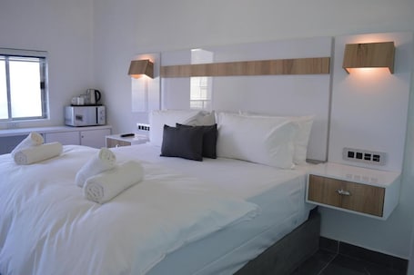 5 habitaciones, escritorio, sistema de insonorización y wifi gratis