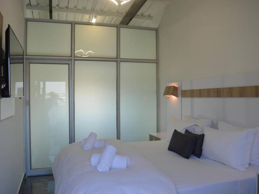 5 habitaciones, escritorio, sistema de insonorización y wifi gratis