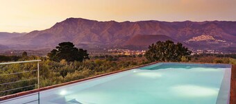 Stunning private villa with WIFI, A/C, private pool, TV, terrace, panoramic view and parking