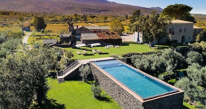 Wonderful private villa for 8 guests with WIFI, A/C, private pool, TV, terrace and panoramic view