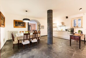 Dining - Stunning private villa for 8 guests with A/C, private pool, WIFI, TV, terrace and panoramic view (Castiglione Di Sicilia)