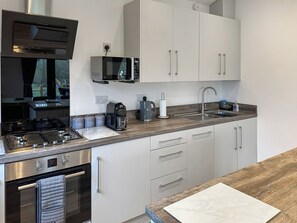 Dishwasher, highchair - 2 bedroom accommodation in Little Witley, near Worcester (Little Witley, near Worcester)