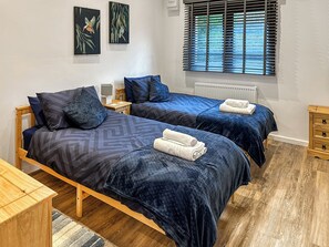 2 bedrooms, free WiFi, bed sheets - 2 bedroom accommodation in Little Witley, near Worcester (Little Witley, near Worcester)