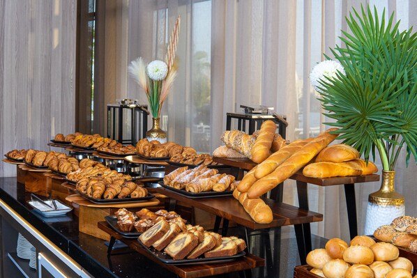 Daily buffet breakfast (EUR 25 per person)