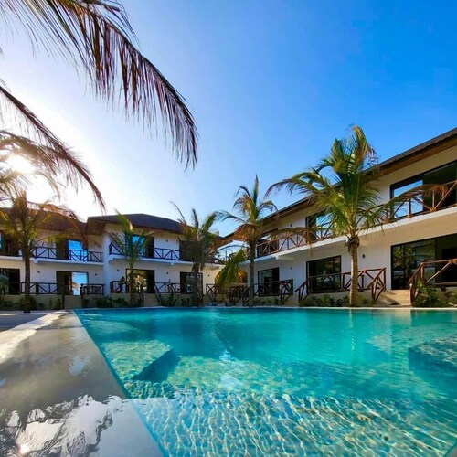 SAND BEACH PALM RESIDENCE