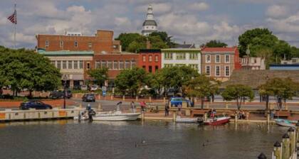 Bay Ridge unit by Downtown Annapolis and Quiet Waters Park