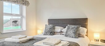 3 bedroom accommodation in Buxton