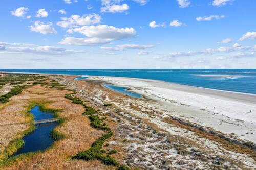 Discounted Rates for Remaining Fall and Winter Dates! Oceanfront, perfect mid-island location, golf cart included - 717 Winter Trout