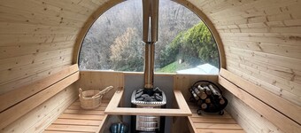 Modern Villa with heated jacuzzi,sauna,panoramic view,close to Tuscany