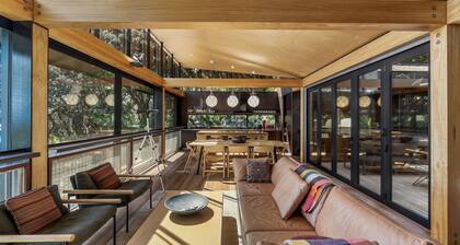Kawakawa House - Piha Holiday Home