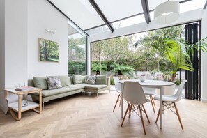 TV, fireplace - South End Green II by onefinestay (London)