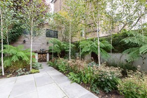 Property grounds - South End Green II by onefinestay (London)