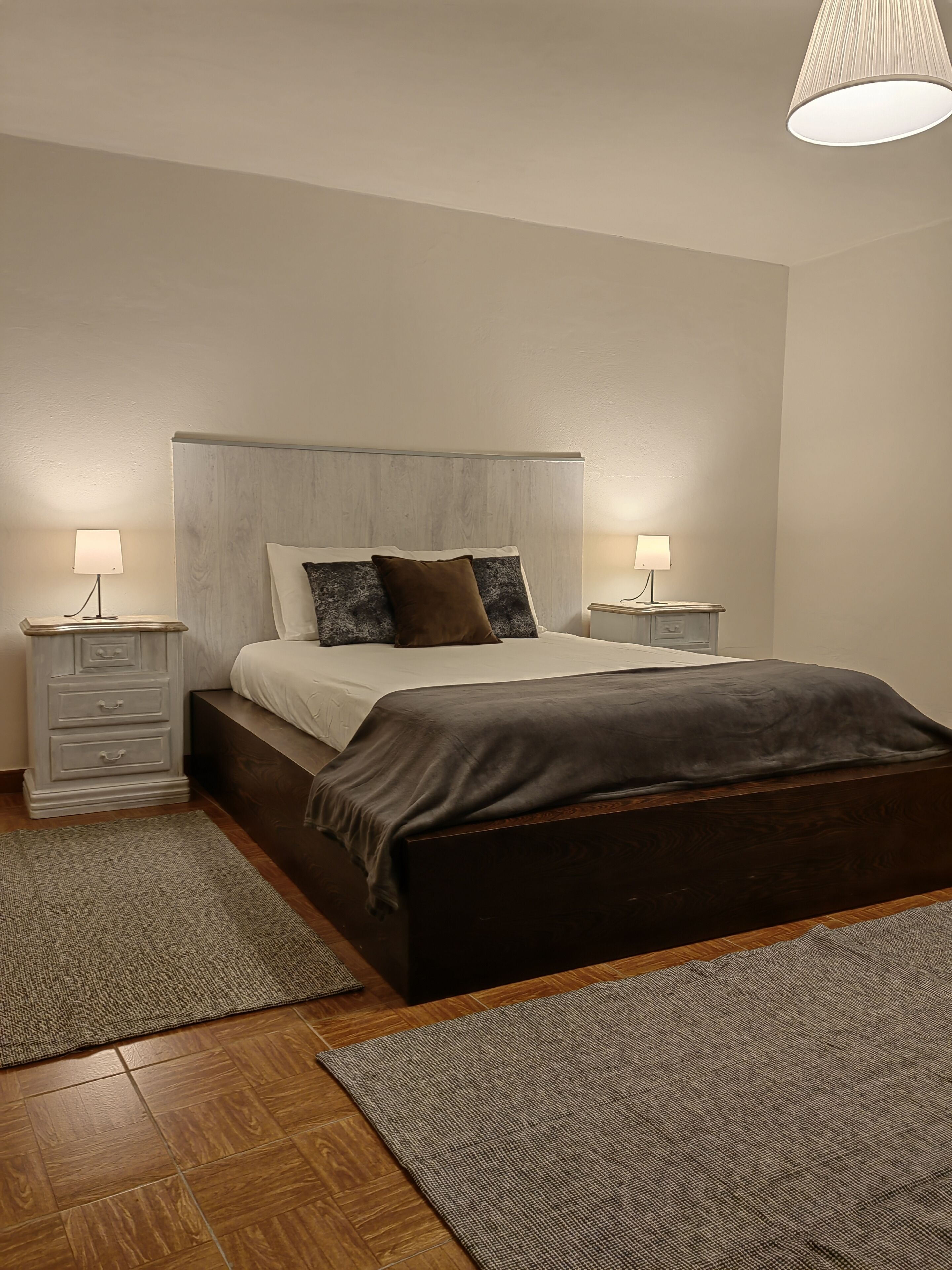 3 quartos, Wi-Fi de cortesia, roupa de cama