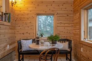 Dining - A unique couples retreat nestled at the base of Rathdrum Mountain. Outdoor Sauna (Rathdrum)