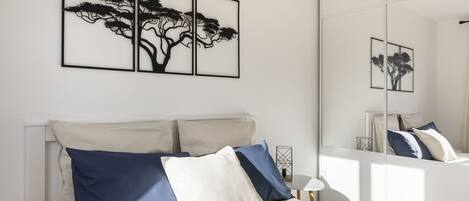 3 chambres, fer et planche à repasser, Wi-Fi gratuit, draps fournis