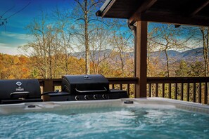 Tina de hidromasaje al aire libre