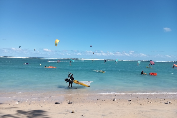 Plage, chaises longues, serviettes de plage