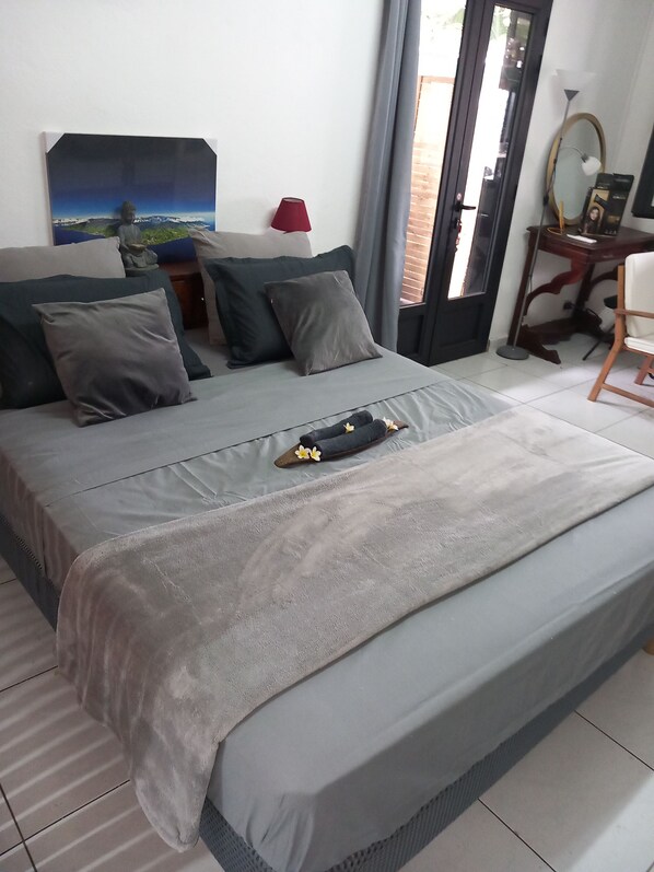 1 chambre, coffres-forts dans les chambres, bureau