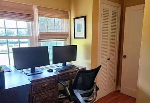 Great stay near Como Park and MN State Fair. Pet friendly. Safe and cozy.