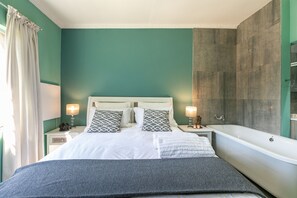 6 chambres, fer et planche à repasser, Wi-Fi, draps fournis