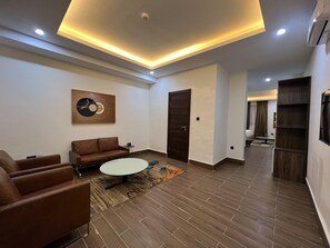 TV connectée de 43 pouces avec chaînes numériques, Netflix