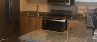 Chic Apt with Pool near Nightlife & Supermarkets