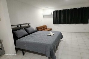 1 bedroom, iron/ironing board, travel cot, free WiFi