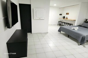 1 bedroom, iron/ironing board, travel cot, free WiFi