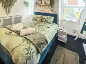 1 bedroom, free WiFi, bed sheets