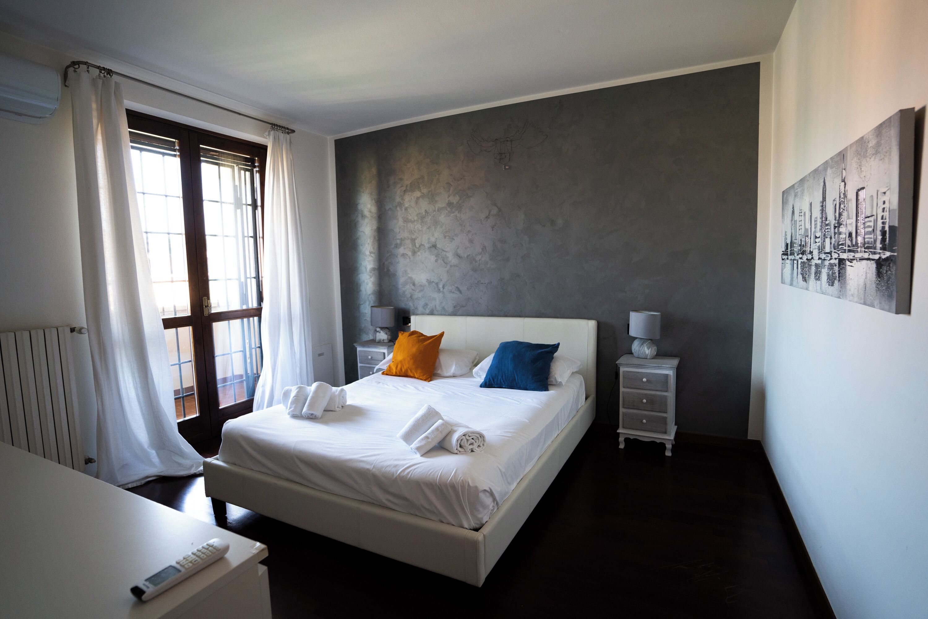 3 chambres, fer et planche à repasser, Wi-Fi, draps fournis