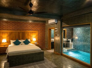 Executive Double Room - Villa Rumassala Luxury Chalets (Unawatuna)