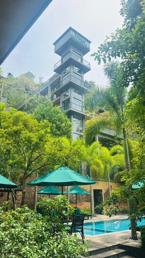 Lift - Villa Rumassala Luxury Chalets (Unawatuna)