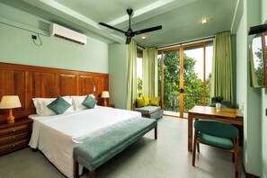 Deluxe Room | Egyptian cotton sheets, premium bedding, down comforters