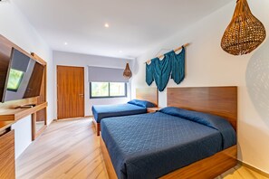 Condo de lujo | 2 habitaciones, escritorio y espacio para trabajar con laptop