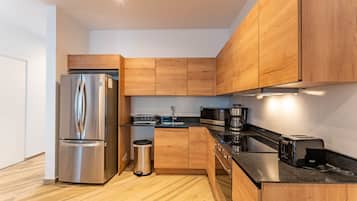 Condo Cao cấp | Bếp riêng | Tủ lạnh, lò vi sóng, lò nướng, dụng cụ pha cà phê/trà