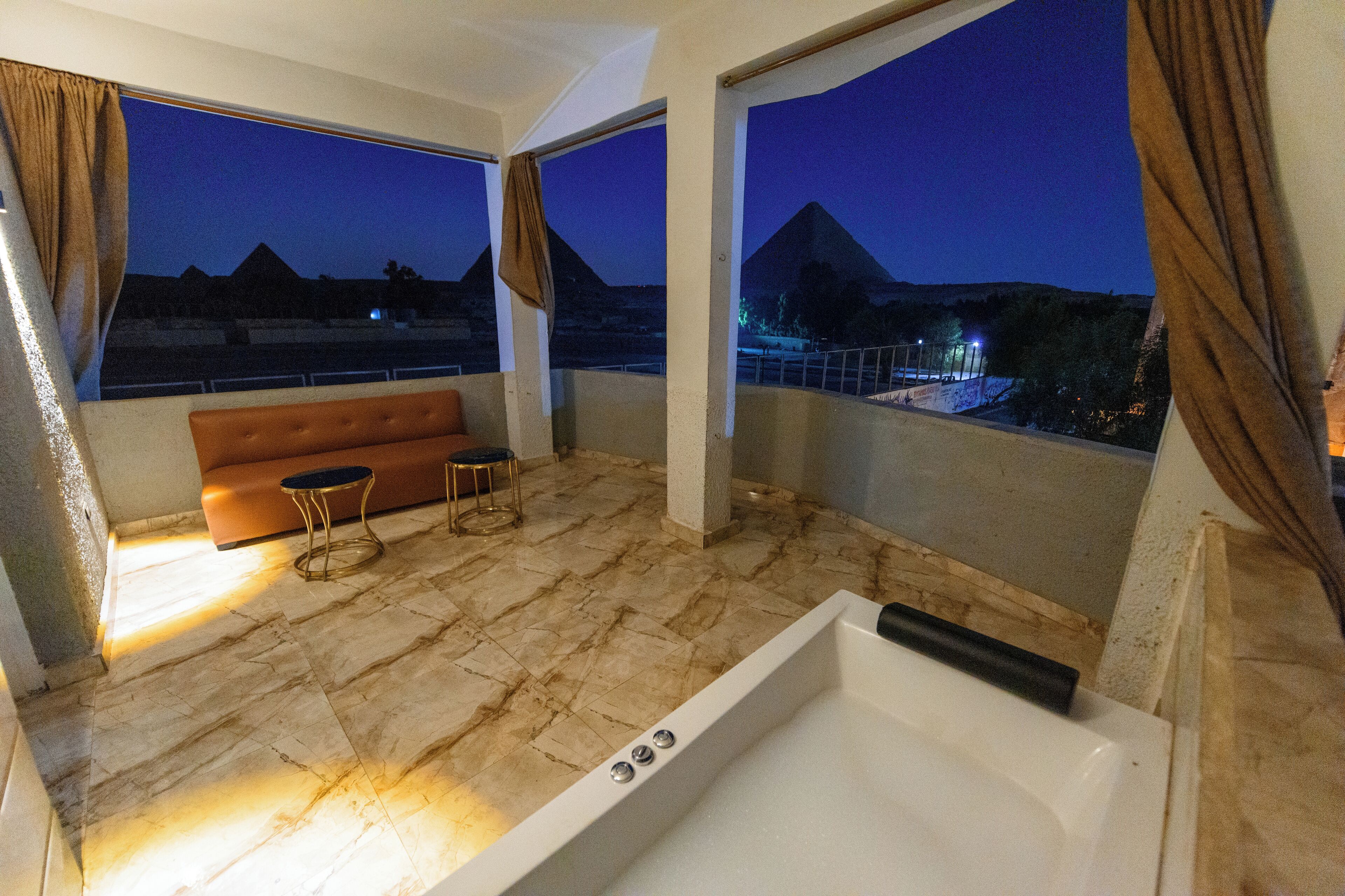 奢华客房, 多张床, 山景, 行政层 | 露台