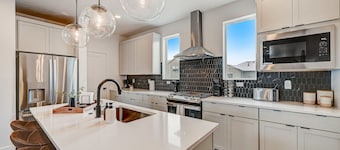 New Lux Mountain Townhome – 12 Min From Snowbasin