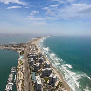 On the beach - Beachfront Coronado Shores Condo adjacent Hotel Del Coronado (Coronado)