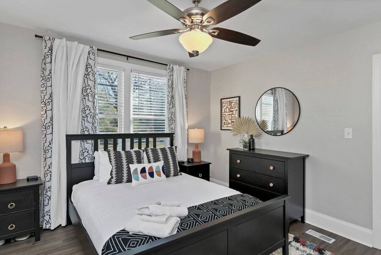 2 bedrooms, desk, iron/ironing board, travel cot