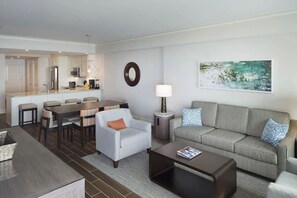 Smart TV, video games, DVD player, video library - OCEANFRONT RESORT! Hilton Grand Vacation - 2 Bed/2 Bath Premier Suite-Ocean Oak (Hilton Head Island)