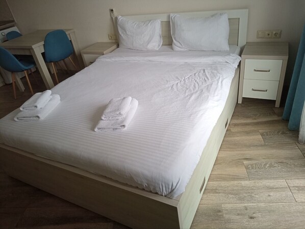 1 bedroom, iron/ironing board, WiFi, bed sheets