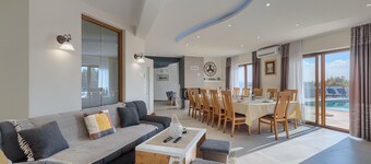 Beautiful home in Novigrad with sauna