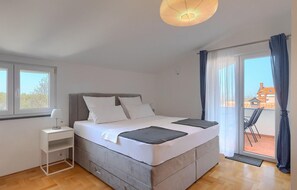 4 bedrooms, travel cot, free WiFi, bed sheets - Villa Holiday Home Sabine (Visnjan)