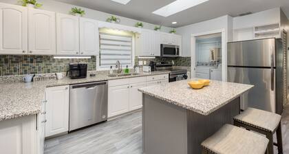 Near Beach & Town|King Beds|Game Rm|Outdoor Living