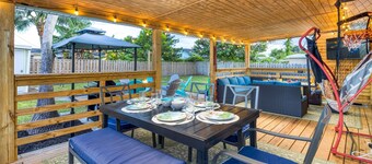 Family Fun House with Game Room, Bunk Beds & Yard